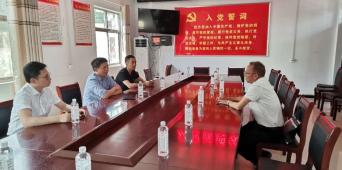 岳阳林纸打通产业扶贫主干道  精准接力助致富(1)294.jpg